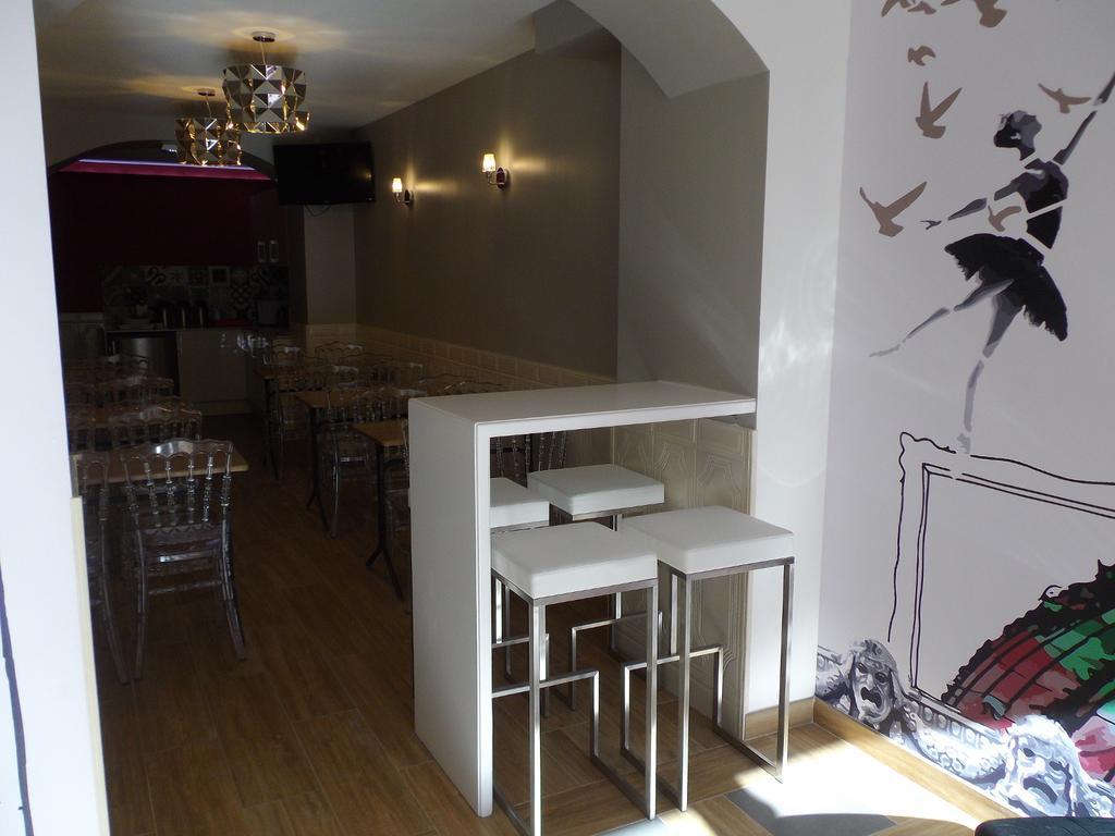 Perfect Hotel & Hostel Paris Exterior foto Interior of the restaurant