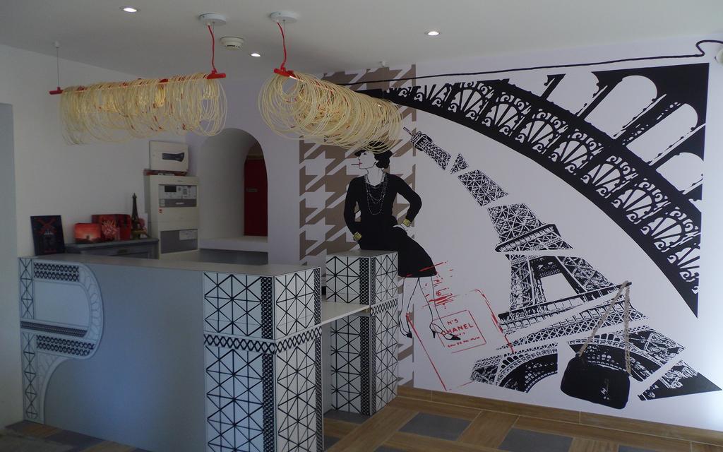 Perfect Hotel & Hostel Paris Exterior foto Interior of the hotel